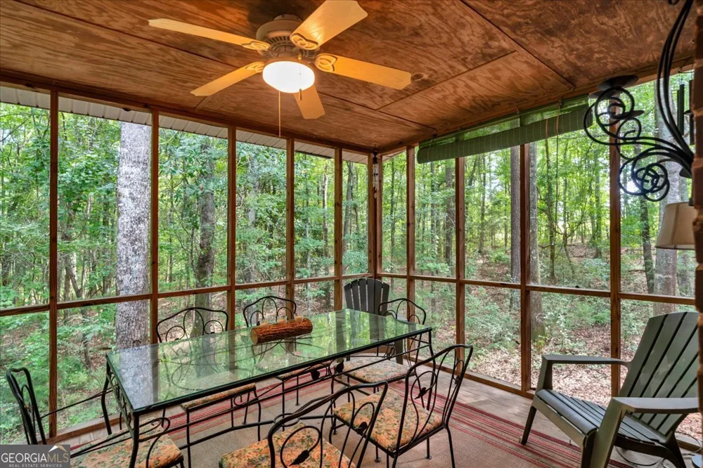 222 Newton DR Forsyth, GA 31029