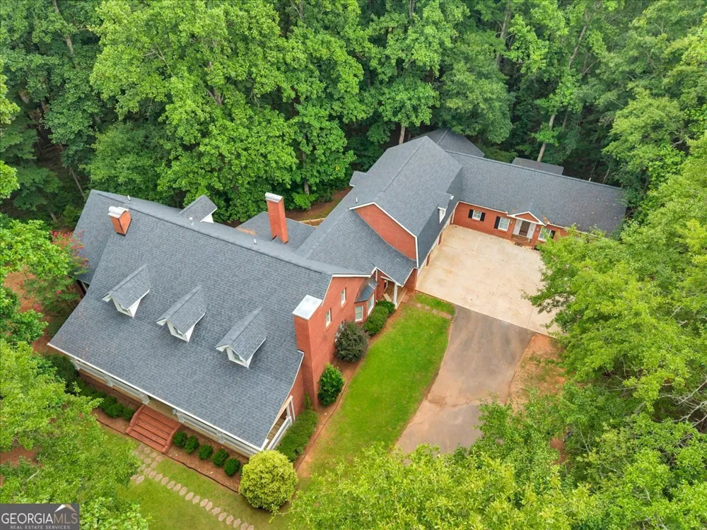 222 Newton DR Forsyth, GA 31029