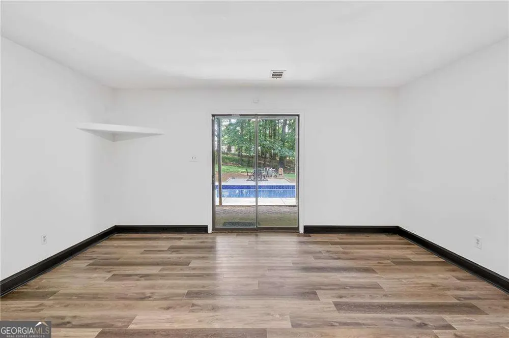 505 Woodman PL Roswell, GA 30076
