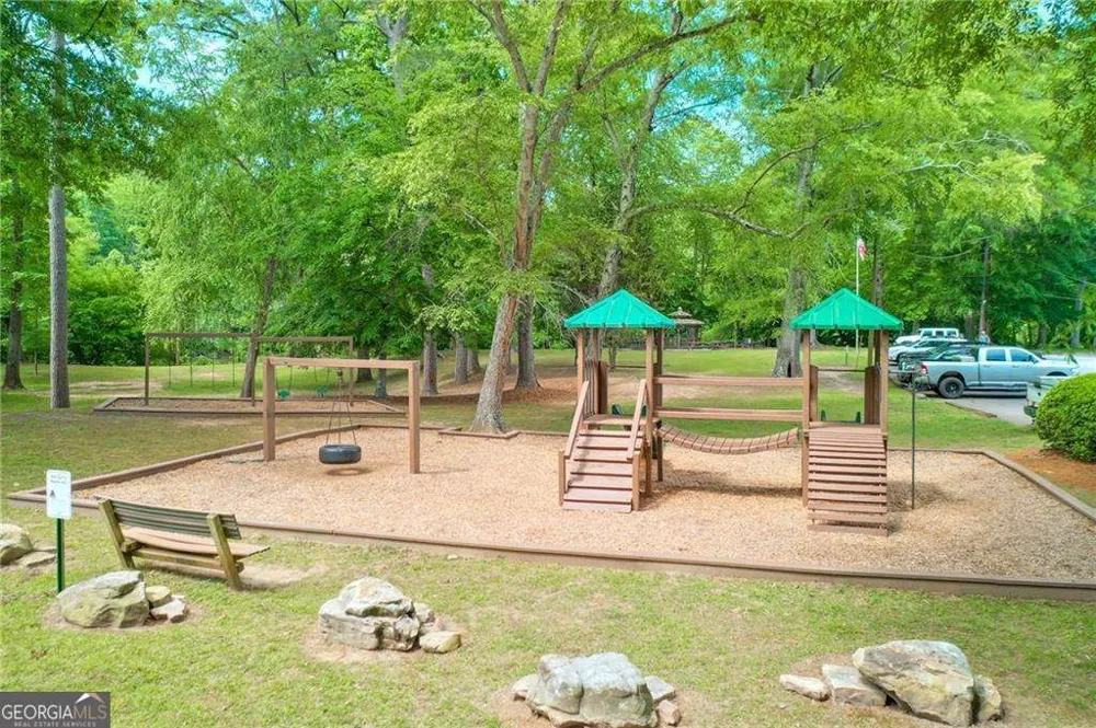 505 Woodman PL Roswell, GA 30076