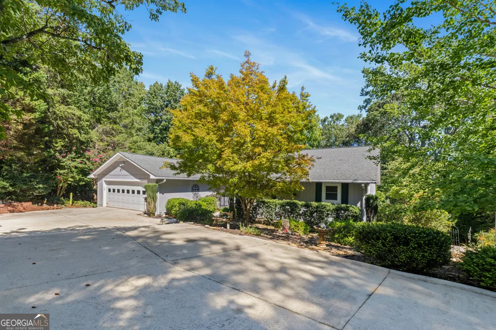 126 Indian HLS Westminster, SC 29693