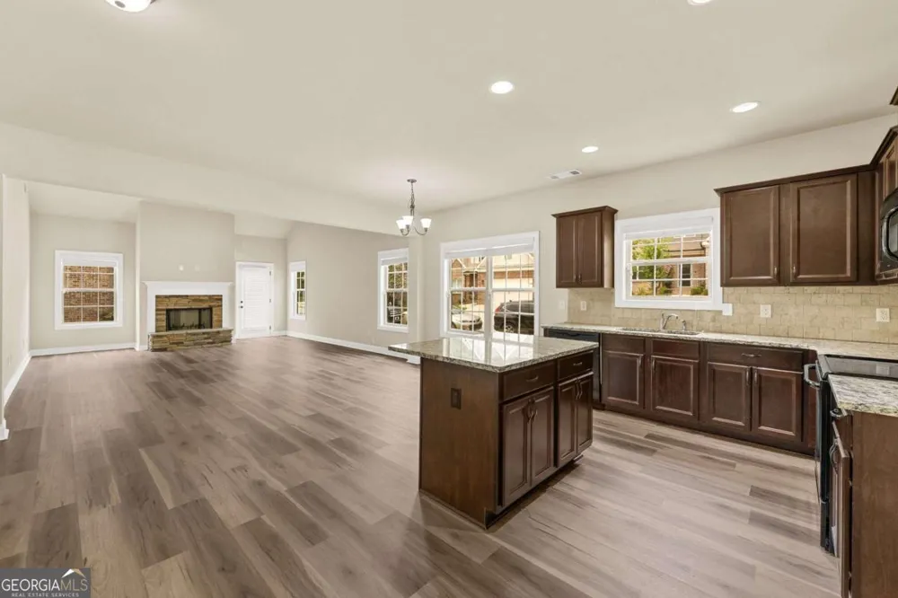 800 Ansbeth WAY Athens, GA 30606