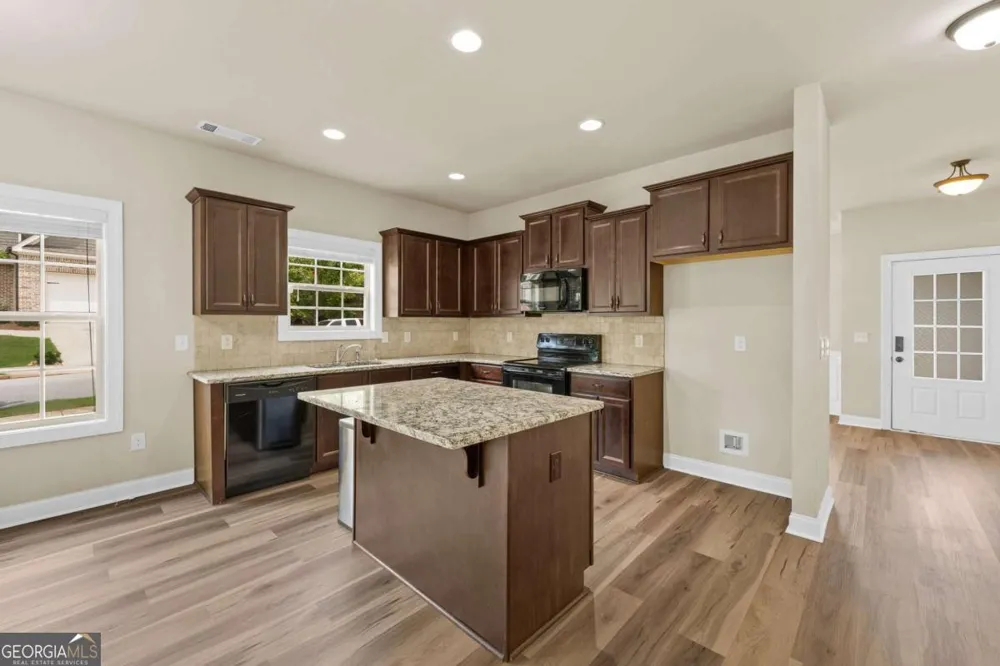 800 Ansbeth WAY Athens, GA 30606
