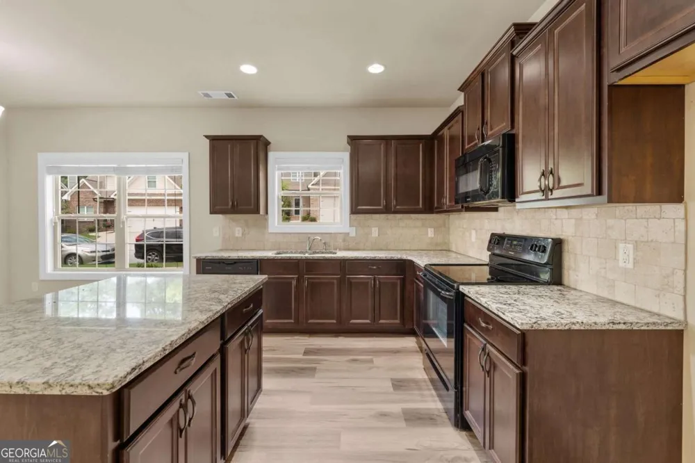 800 Ansbeth WAY Athens, GA 30606