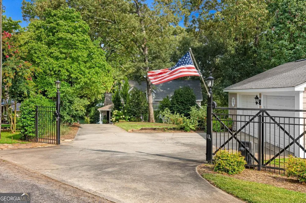 72 Stinson CT Hartwell, GA 30643