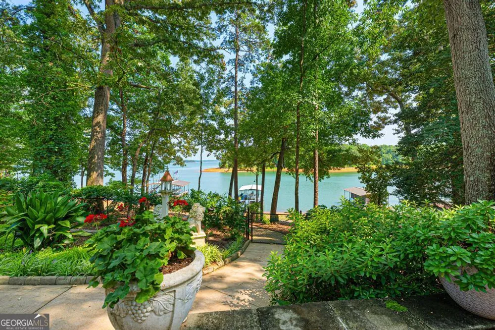 72 Stinson CT Hartwell, GA 30643