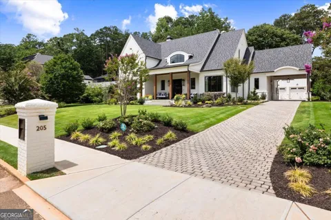 205 Thomas CIR