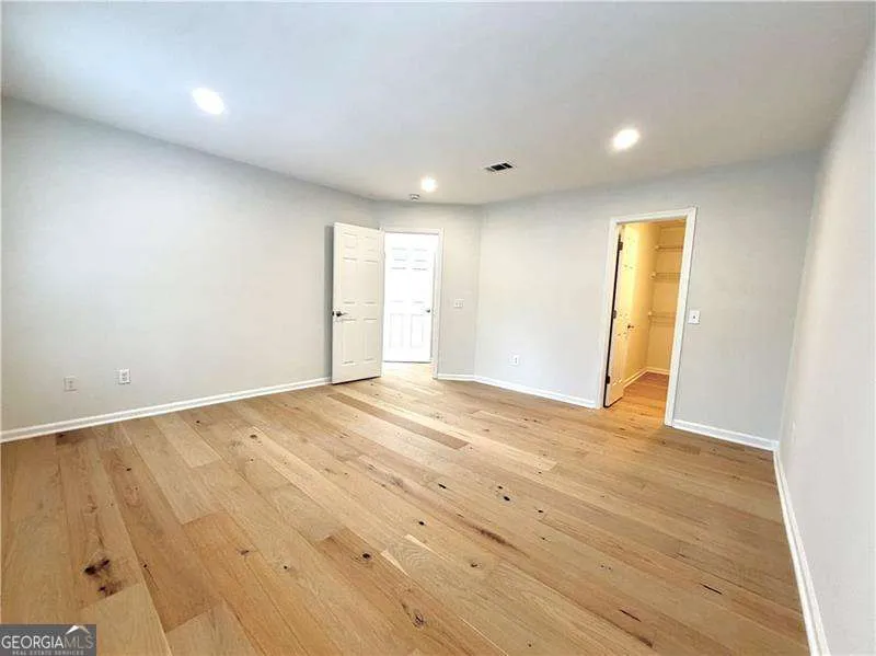 211 Abingdon WAY Sandy Springs, GA 30328