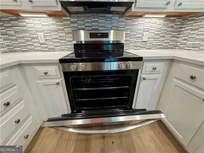 211 Abingdon WAY Sandy Springs, GA 30328