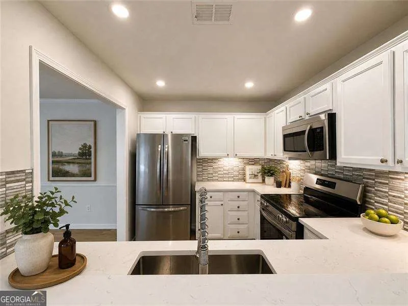 211 Abingdon WAY Sandy Springs, GA 30328