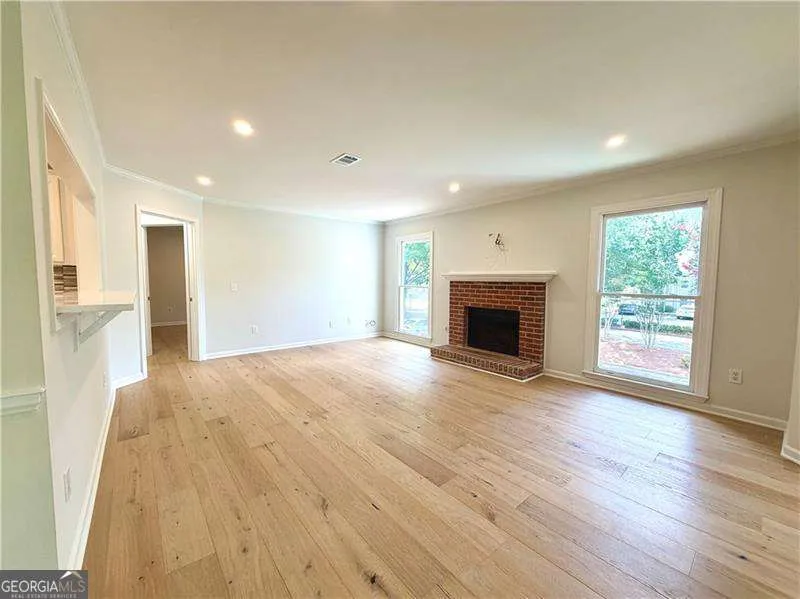 211 Abingdon WAY Sandy Springs, GA 30328