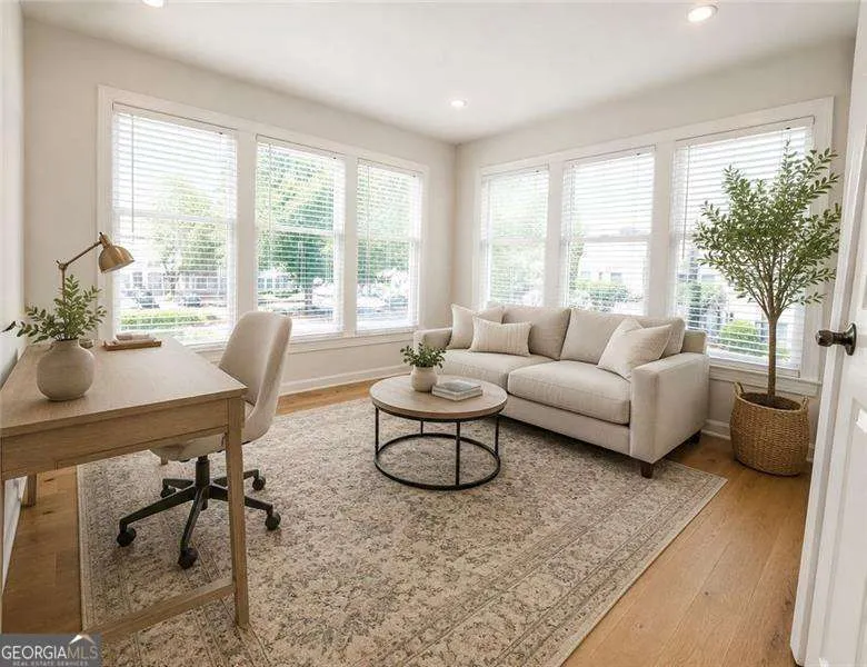 211 Abingdon WAY Sandy Springs, GA 30328