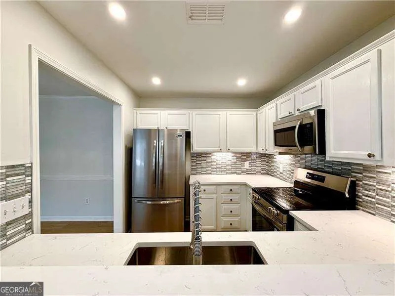 211 Abingdon WAY Sandy Springs, GA 30328