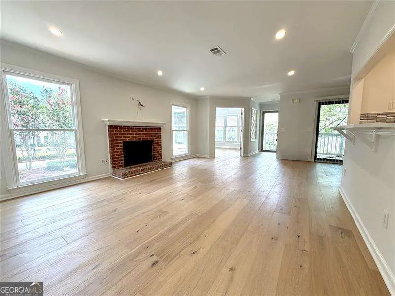 211 Abingdon WAY Sandy Springs, GA 30328