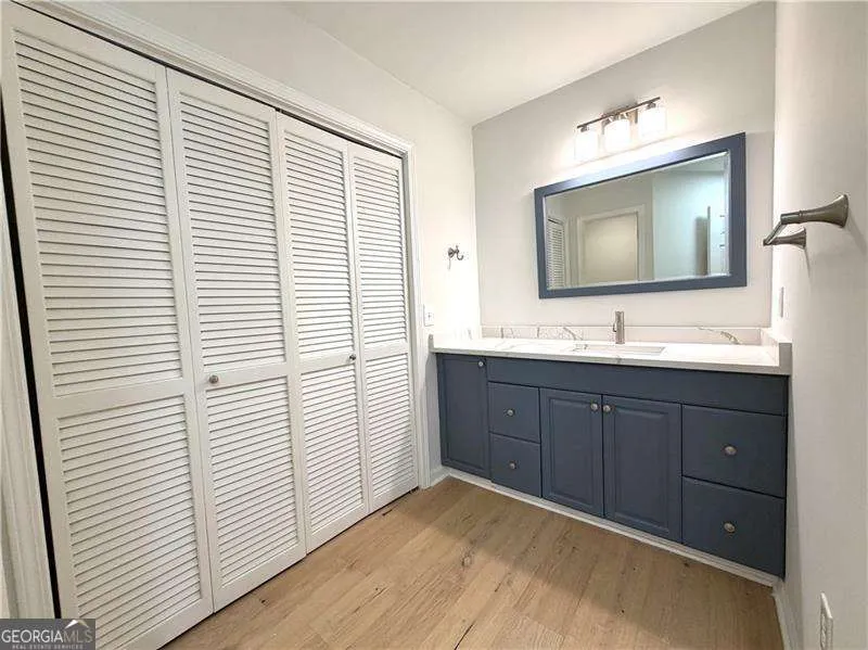 211 Abingdon WAY Sandy Springs, GA 30328