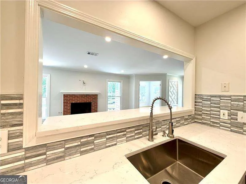 211 Abingdon WAY Sandy Springs, GA 30328
