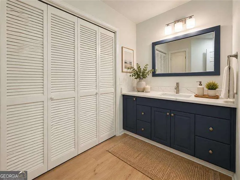 211 Abingdon WAY Sandy Springs, GA 30328