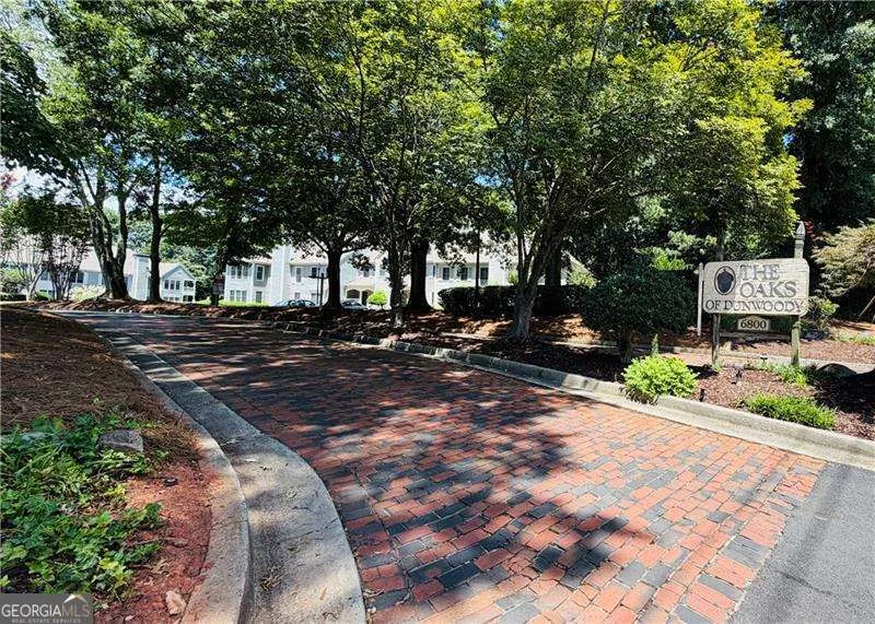 211 Abingdon WAY Sandy Springs, GA 30328