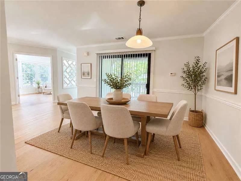 211 Abingdon WAY Sandy Springs, GA 30328
