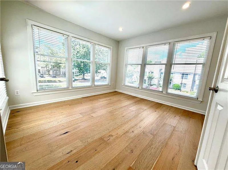 211 Abingdon WAY Sandy Springs, GA 30328