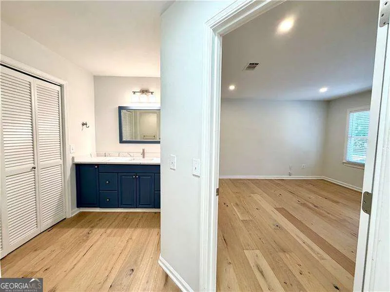 211 Abingdon WAY Sandy Springs, GA 30328