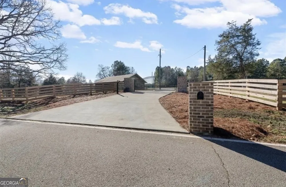 80 Hand RD Bowdon, GA 30108
