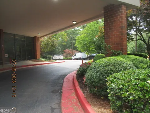 300 Johnson Ferry RD
