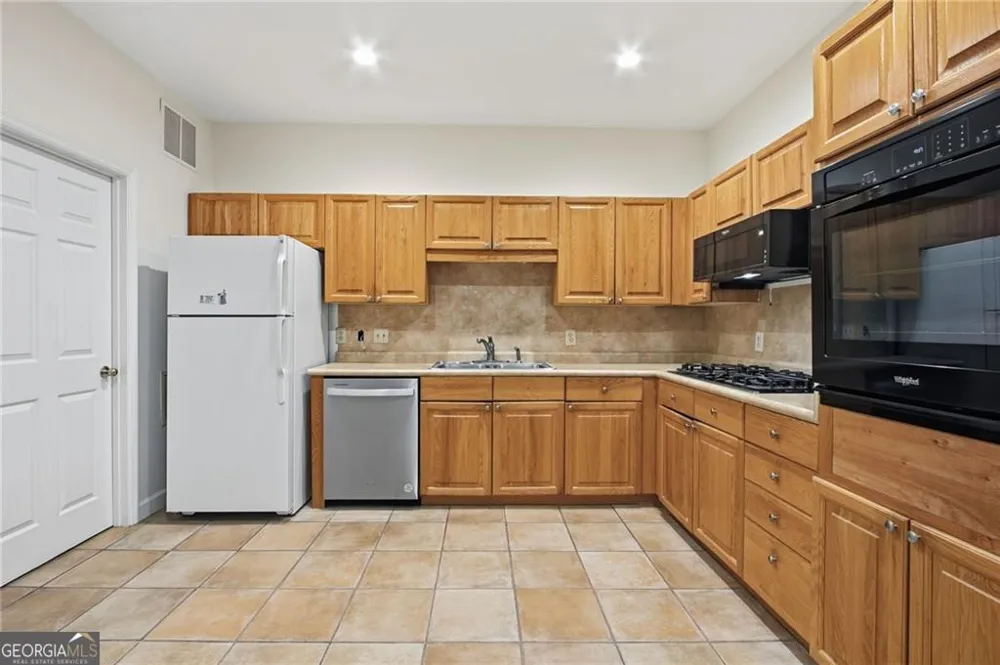 5350 Brooke Ridge DR Dunwoody, GA 30338