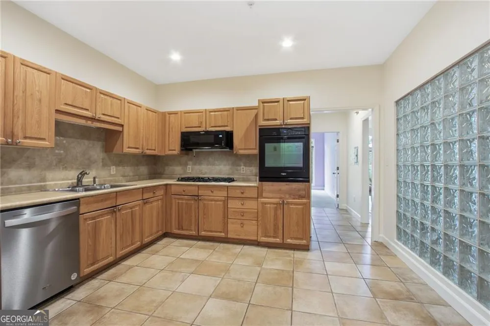5350 Brooke Ridge DR Dunwoody, GA 30338