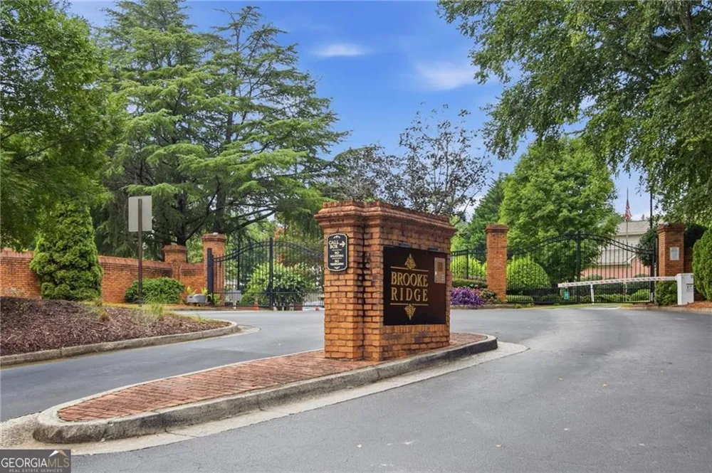 5350 Brooke Ridge DR Dunwoody, GA 30338
