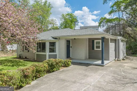3182 Lake AVE