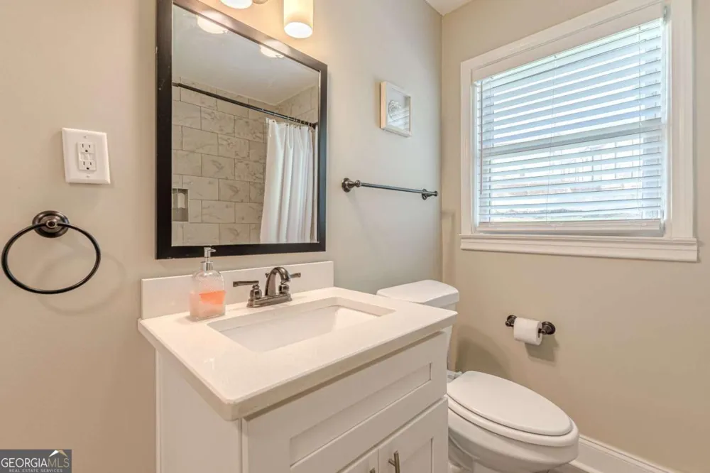 3182 Lake AVE Hapeville, GA 30354