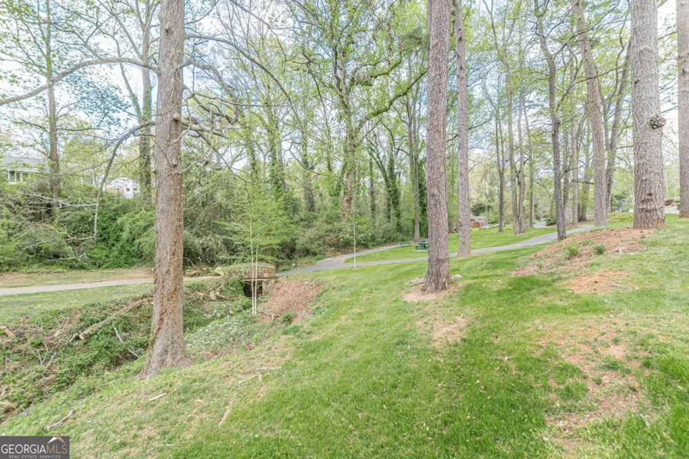 3182 Lake AVE Hapeville, GA 30354