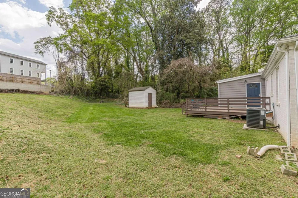 3182 Lake AVE Hapeville, GA 30354