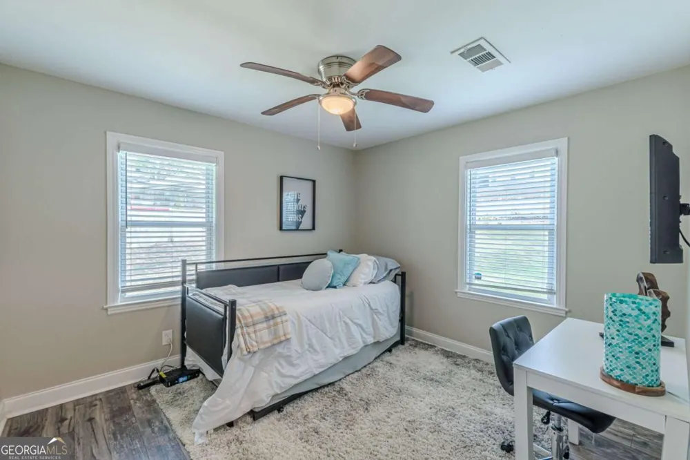 3182 Lake AVE Hapeville, GA 30354