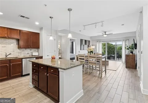 200 River Vista DR