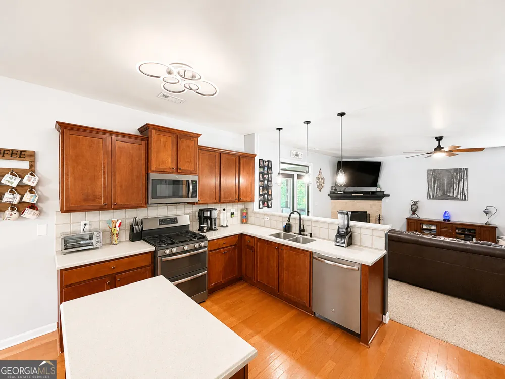 884 Liberty Ives DR Auburn, GA 30011