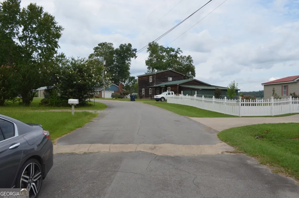 145 Lakeview DR S Ivey, GA 31031