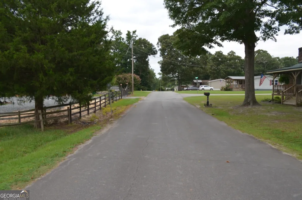 145 Lakeview DR S Ivey, GA 31031