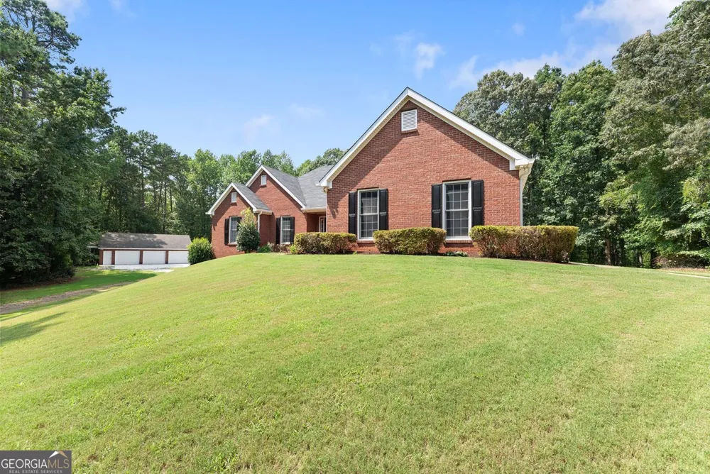 1194 Foster RD Statham, GA 30666