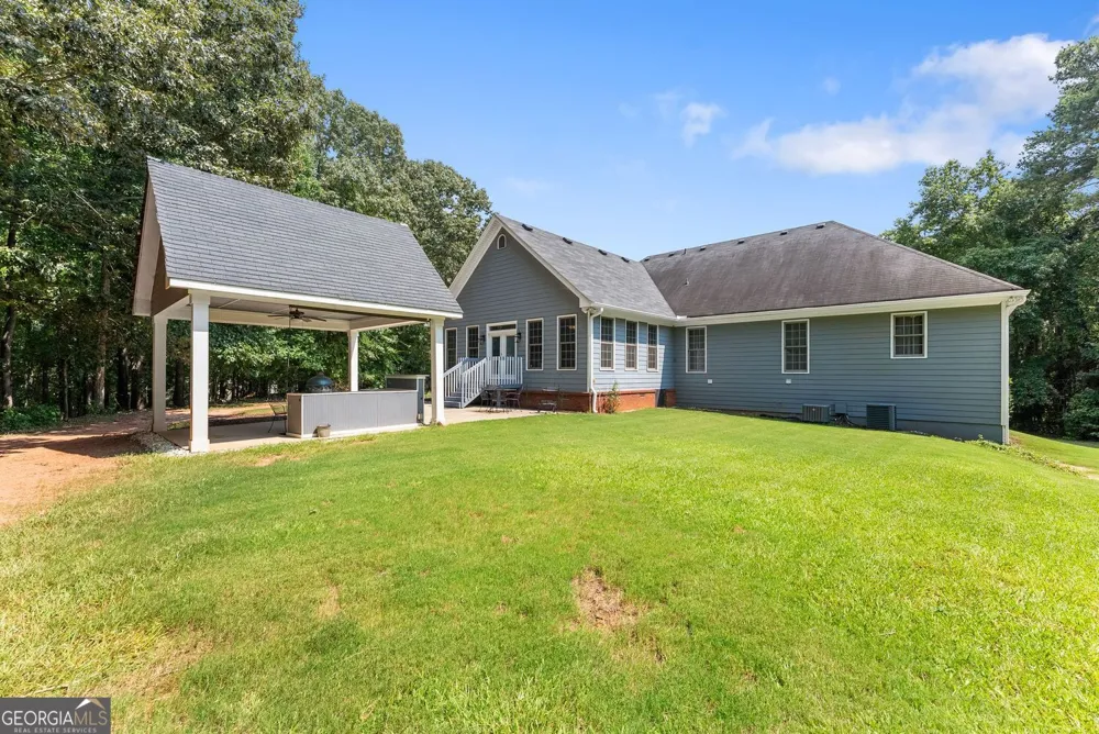 1194 Foster RD Statham, GA 30666