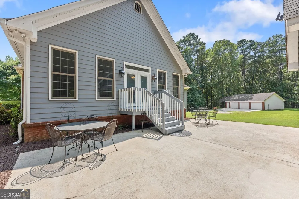 1194 Foster RD Statham, GA 30666