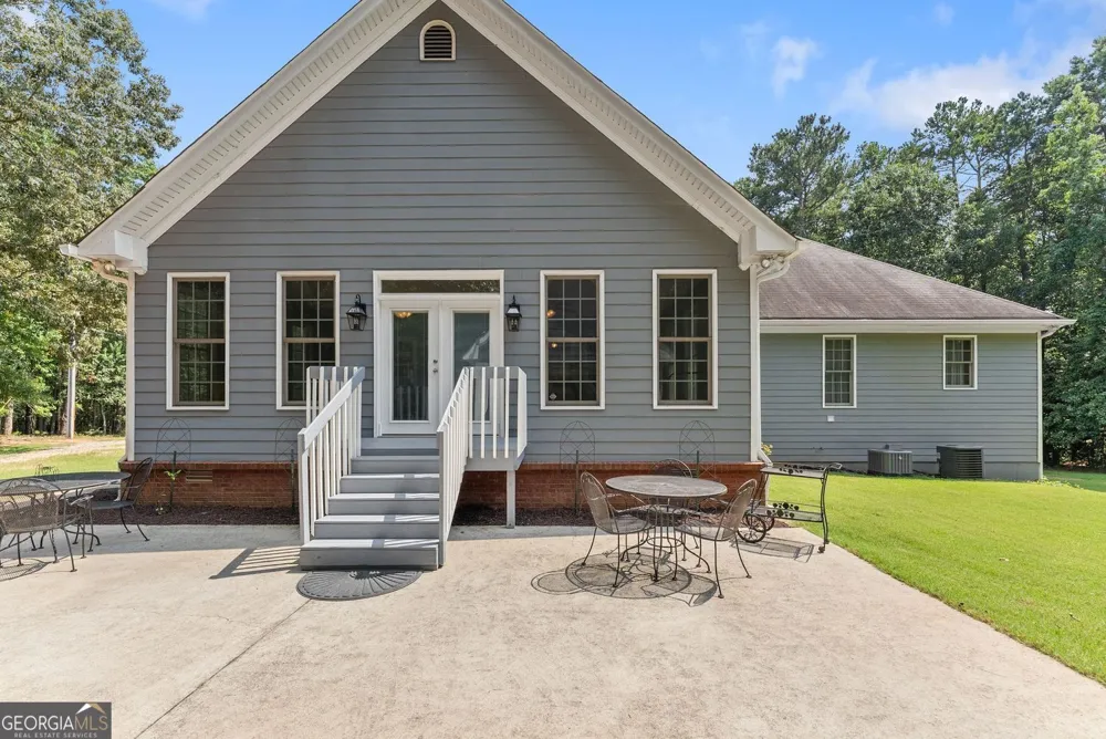 1194 Foster RD Statham, GA 30666
