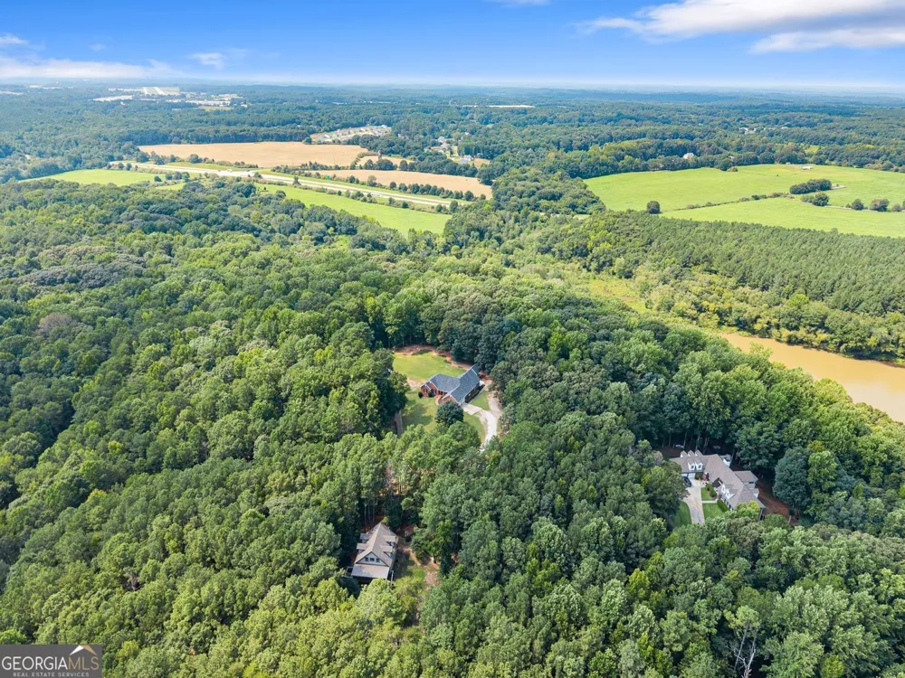 1194 Foster RD Statham, GA 30666