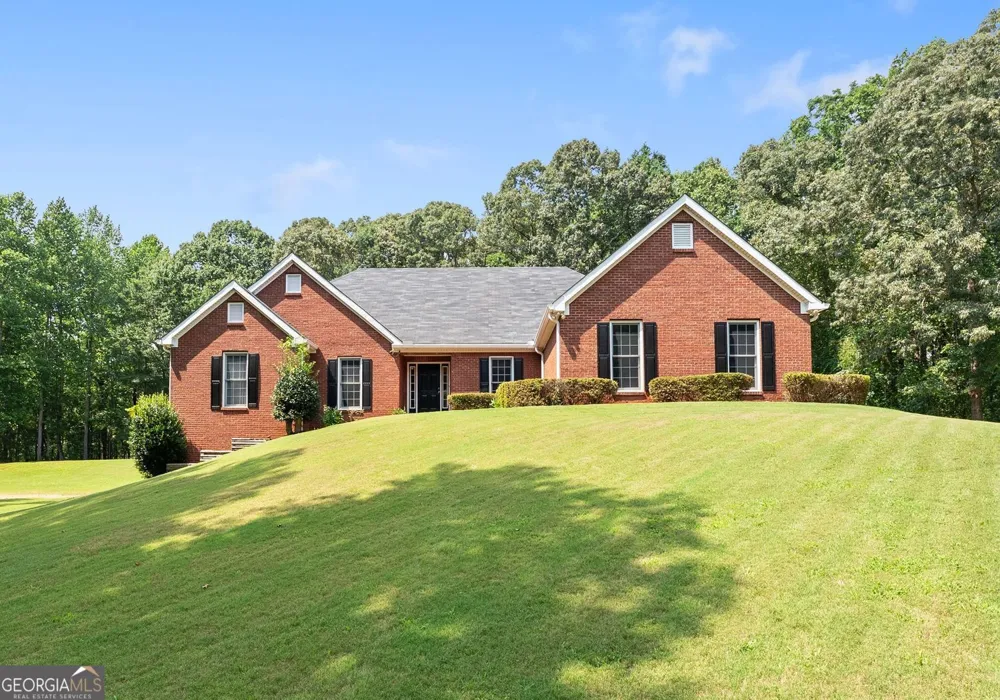 1194 Foster RD Statham, GA 30666