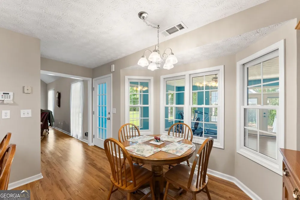 1194 Foster RD Statham, GA 30666