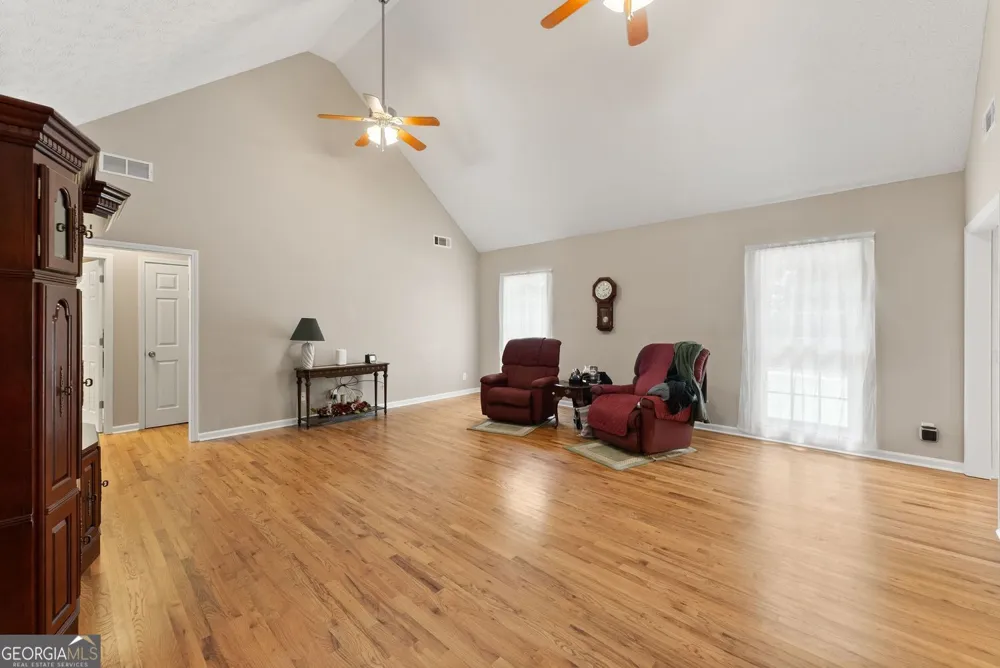 1194 Foster RD Statham, GA 30666