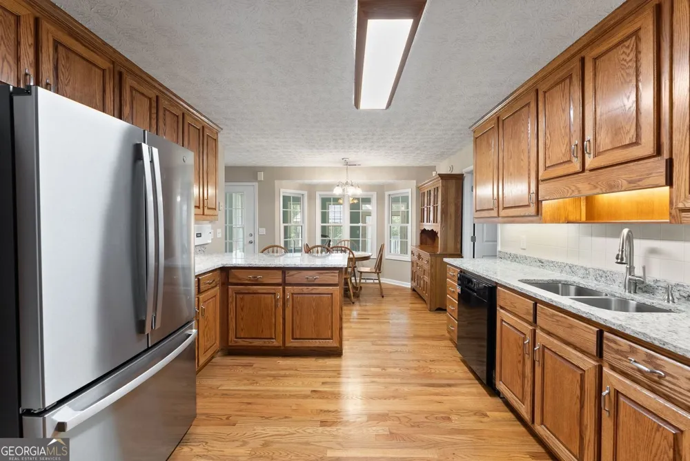 1194 Foster RD Statham, GA 30666