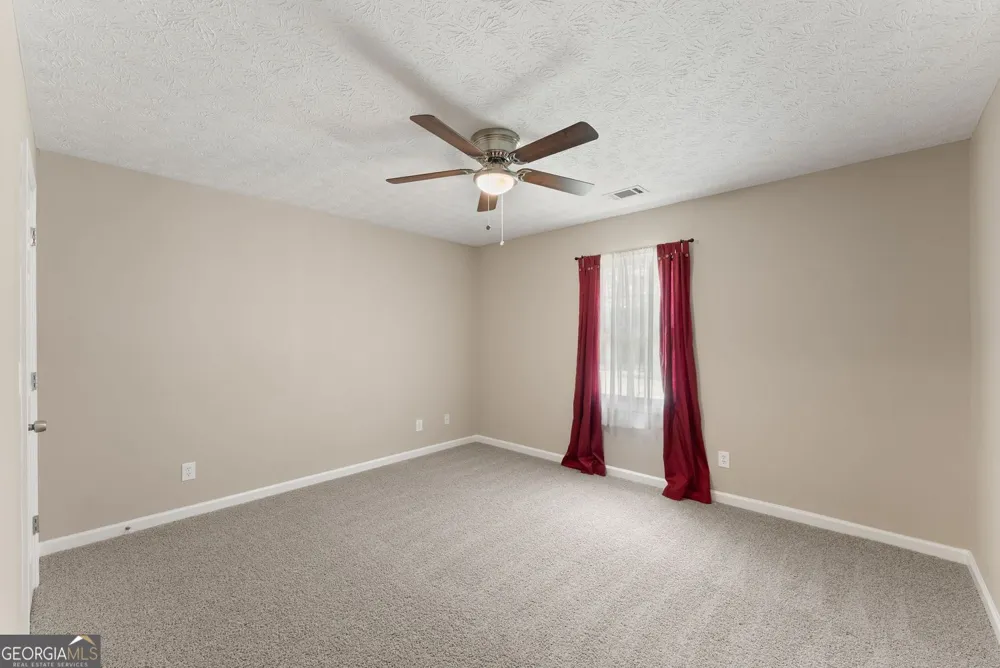 1194 Foster RD Statham, GA 30666