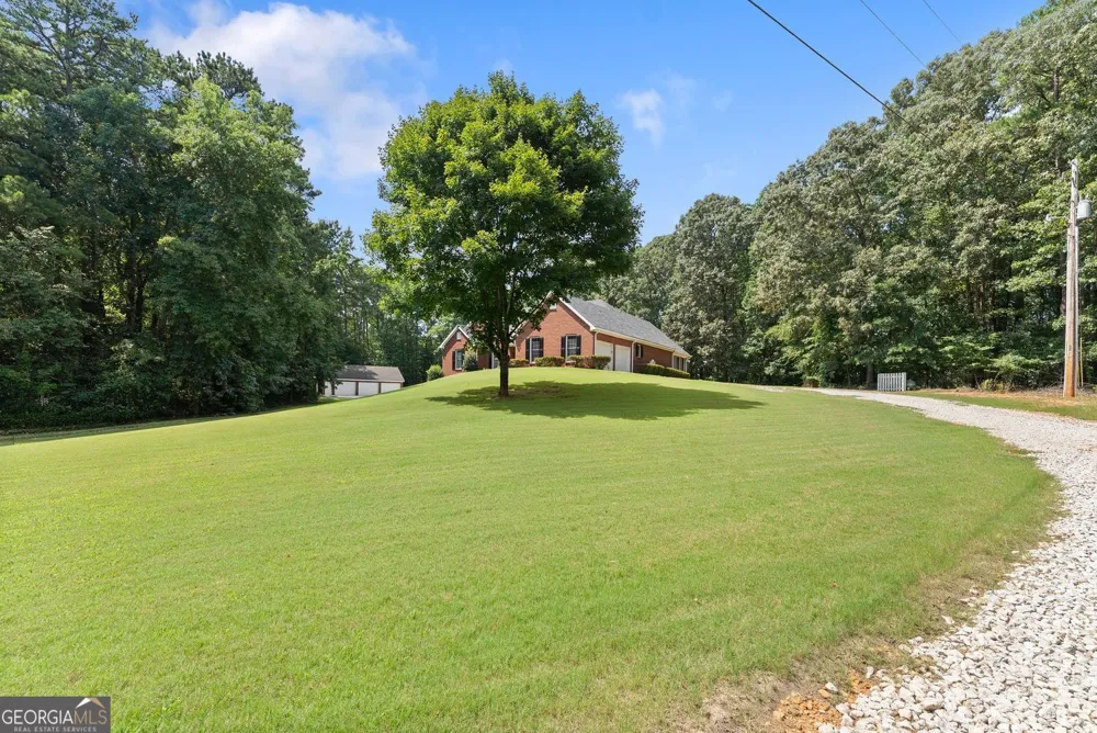 1194 Foster RD Statham, GA 30666